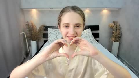 Camilla online show from 10-22-25, 01:17