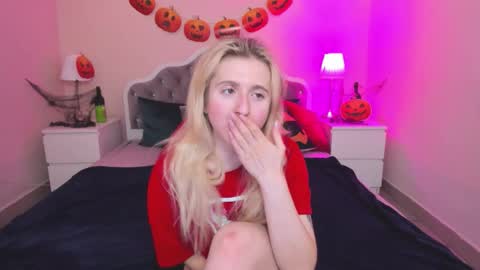 Snapshot of camilladreamer chatting on 10-26-25, 05:52 camilladreamer online show from 10-26-25, 05:52