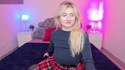 Snapshot of camilladreamer chatting on 11-27-25, 04:42 camilladreamer online show from 11-27-25, 04:42