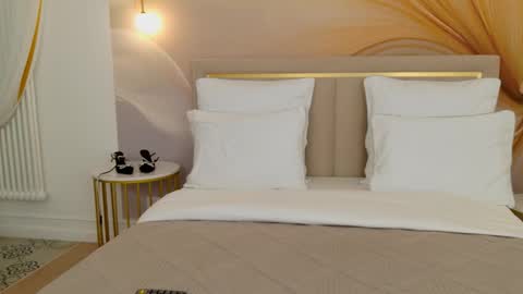 Camilla online show from 09-19-25, 05:09