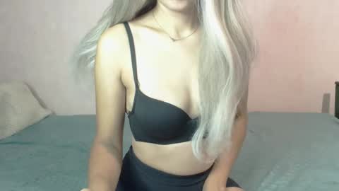 Snapshot of camillebunny chatting on 09-24-25, 02:59 CamilleBunny online show from 09-24-25, 02:59
