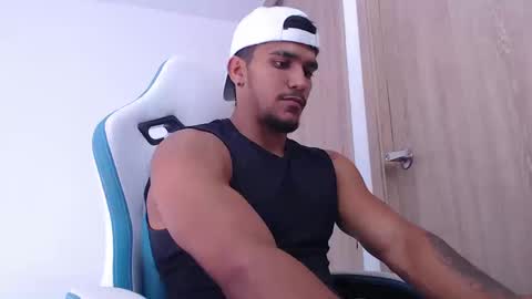 camilo_contre21 online show from 03-11-26, 07:42