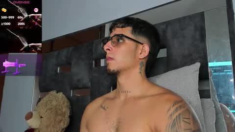   INDEPENDENT MODEL online show from 10-22-25, 06:02