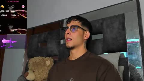   INDEPENDENT MODEL online show from 10-28-25, 11:36