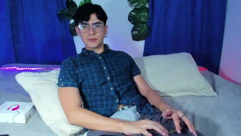Snapshot of camilo_xcam chatting on 02-10-25, 06:56 CAMILO online show from 02-10-25, 06:56