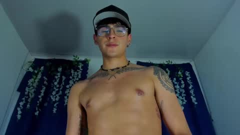 Snapshot of camilo_xcam chatting on 02-15-25, 09:26 CAMILO online show from 02-15-25, 09:26