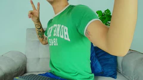 Snapshot of camilo_xcam chatting on 10-09-25, 08:18 CAMILO online show from 10-09-25, 08:18