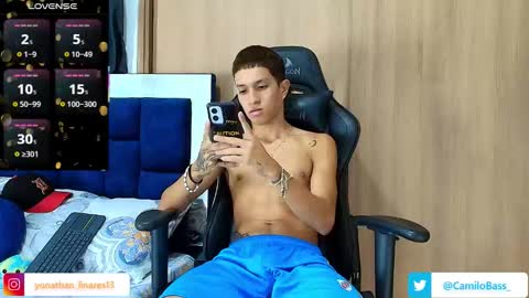 Snapshot of camilobass_ chatting on 09-20-25, 01:17 Camilo Bass online show from 09-20-25, 01:17