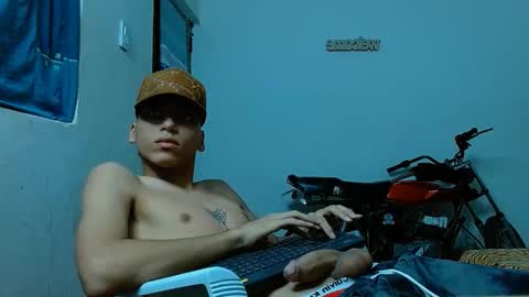 Snapshot of camilohot_2 chatting on 03-25-26, 05:24 camilo online show from 03-25-26, 05:24