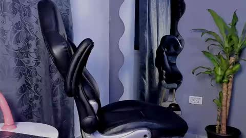 Snapshot of camilohotxx__ chatting on 02-17-25, 12:54 Camilo online show from 02-17-25, 12:54