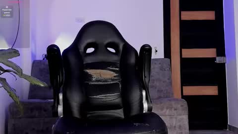 Snapshot of camilohotxx__ chatting on 11-23-25, 08:52 Camilo online show from 11-23-25, 08:52