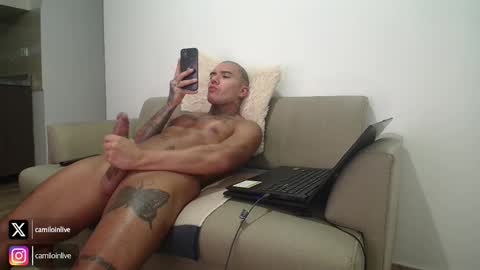 camiloinlive online show from 10-28-25, 01:42