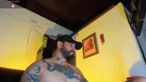 Snapshot of camilomayer chatting on 10-26-25, 03:40 Camilo online show from 10-26-25, 03:40