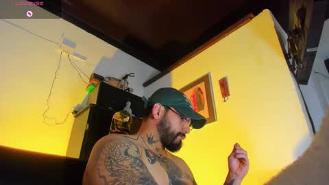 Snapshot of camilomayer chatting on 10-28-25, 05:04 Camilo online show from 10-28-25, 05:04