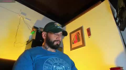 Snapshot of camilomayer chatting on 11-03-25, 03:02 Camilo online show from 11-03-25, 03:02