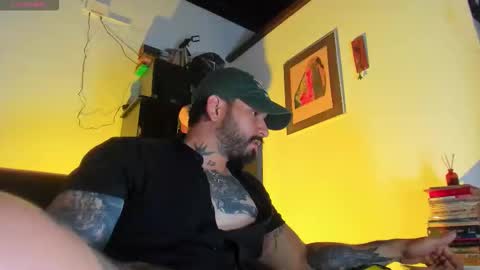 Snapshot of camilomayer chatting on 11-11-25, 03:45 Camilo online show from 11-11-25, 03:45