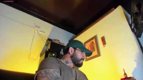 Snapshot of camilomayer chatting on 12-14-25, 10:42 Camilo online show from 12-14-25, 10:42