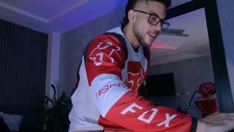 Snapshot of camilowatson chatting on 03-06-26, 02:30 Camilo Watson online show from 03-06-26, 02:30