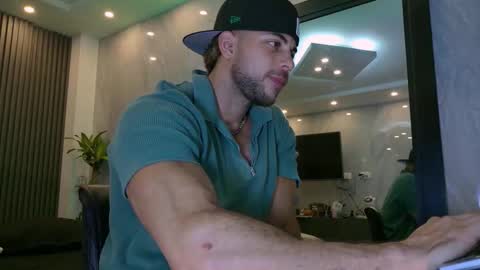 Snapshot of camilowatson chatting on 03-18-26, 01:42 Camilo Watson online show from 03-18-26, 01:42