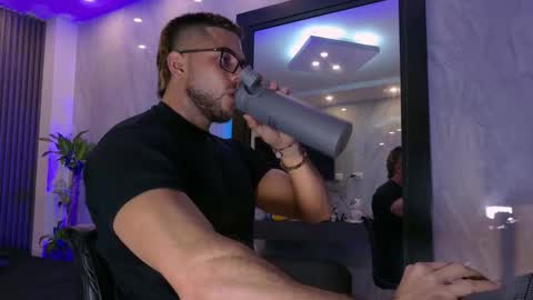 Snapshot of camilowatson chatting on 03-27-26, 01:11 Camilo Watson online show from 03-27-26, 01:11