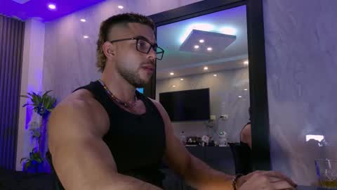 Snapshot of camilowatson chatting on 03-29-26, 01:05 Camilo Watson online show from 03-29-26, 01:05