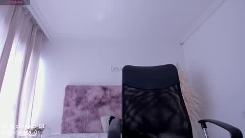 Laura Camila online show from 01-07-25, 05:31