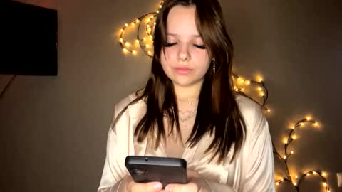 Snapshot of cammyalquicira chatting on 09-30-25, 03:28 Vicky online show from 09-30-25, 03:28