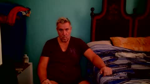 Snapshot of camunication chatting on 10-17-25, 08:28 camunication online show from 10-17-25, 08:28