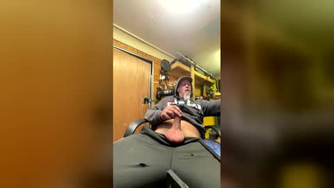 Snapshot of canadianchris1007 chatting on 02-05-26, 03:22 Chris online show from 02-05-26, 03:22