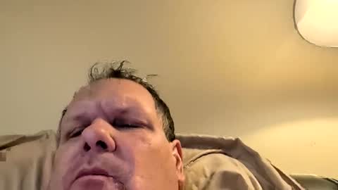 Snapshot of canadienexplosion chatting on 10-19-25, 07:25 canadienexplosion online show from 10-19-25, 07:25