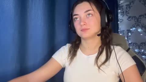 Snapshot of cancychill chatting on 12-18-25, 06:08 Kate online show from 12-18-25, 06:08