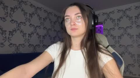 Snapshot of cancychill chatting on 01-10-26, 06:04 Kate online show from 01-10-26, 06:04