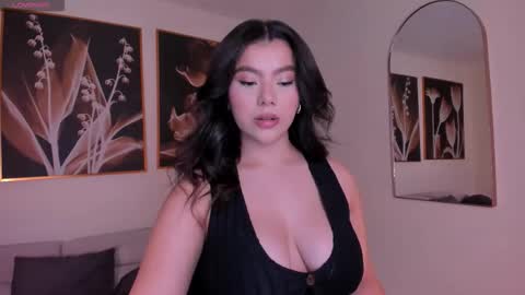 Snapshot of candaserussell chatting on 02-14-26, 10:06 Candanse R online show from 02-14-26, 10:06