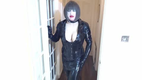 candi smokes online show from 02-13-25, 08:55