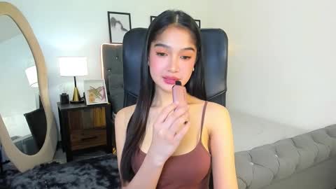 candiceferragamo online show from 10-07-25, 03:20