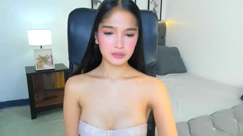 Snapshot of candiceferragamo chatting on 01-14-26, 05:40 candiceferragamo online show from 01-14-26, 05:40