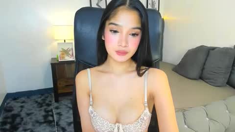 Snapshot of candiceferragamo chatting on 02-01-26, 04:27 candiceferragamo online show from 02-01-26, 04:27