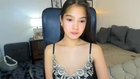 Snapshot of candiceferragamo chatting on 02-10-26, 05:33 candiceferragamo online show from 02-10-26, 05:33