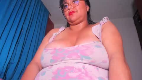Snapshot of candy_browm1 chatting on 05-06-26, 01:36 Candy Brown online show from 05-06-26, 01:36
