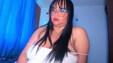 Snapshot of candy_browm1 chatting on 05-19-26, 02:01 Candy Brown online show from 05-19-26, 02:01