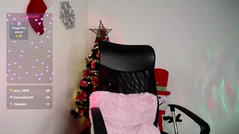 Snapshot of candy_canee chatting on 12-23-24, 09:29 online show from 12-23-24, 09:29