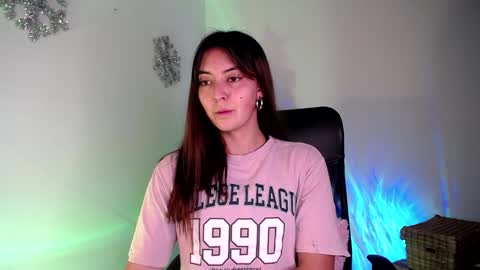 Snapshot of candy_canee chatting on 01-17-25, 08:55 online show from 01-17-25, 08:55