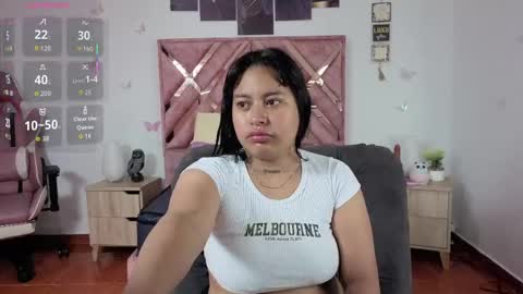 Im ChloeJoin The Fan Club online show from 05-25-26, 06:08