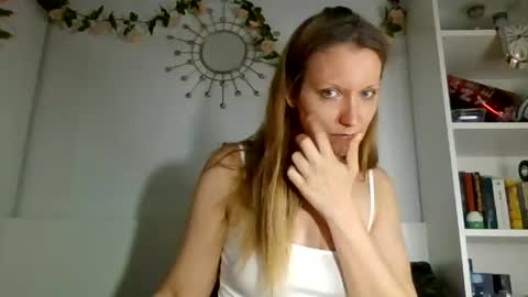 Snapshot of candy_cougar82 chatting on 07-16-26, 08:09 Candy Cougar online show from 07-16-26, 08:09