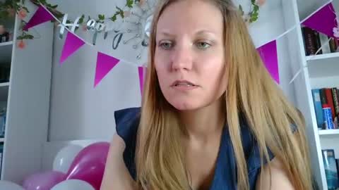 Snapshot of candy_cougar82 chatting on 07-25-26, 11:30 Candy Cougar online show from 07-25-26, 11:30