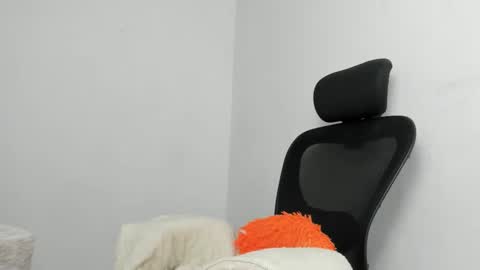 candy_cumyy1 online show from 09-25-25, 11:14