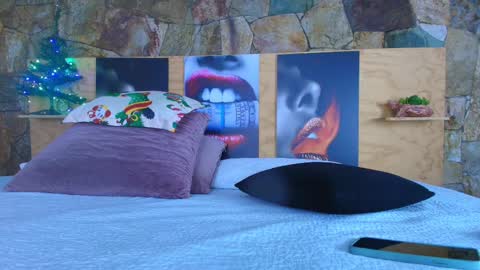 Jolie online show from 11-22-25, 06:51