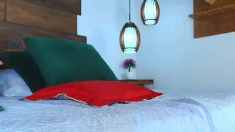 Jolie online show from 02-17-26, 08:15