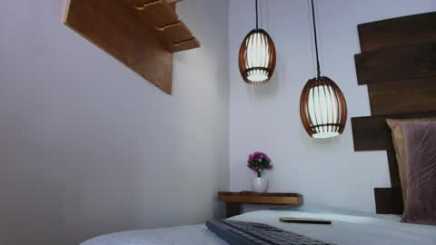 Jolie online show from 05-12-26, 07:33