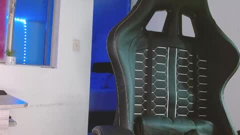 candy_giuliana21 online show from 04-21-26, 12:56